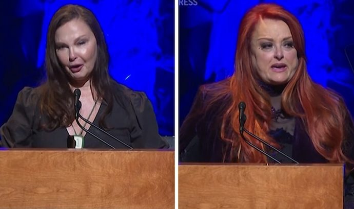Wynonna & Ashley Judd Attend Country HOF Ceremony After Mom Naomi’s Death